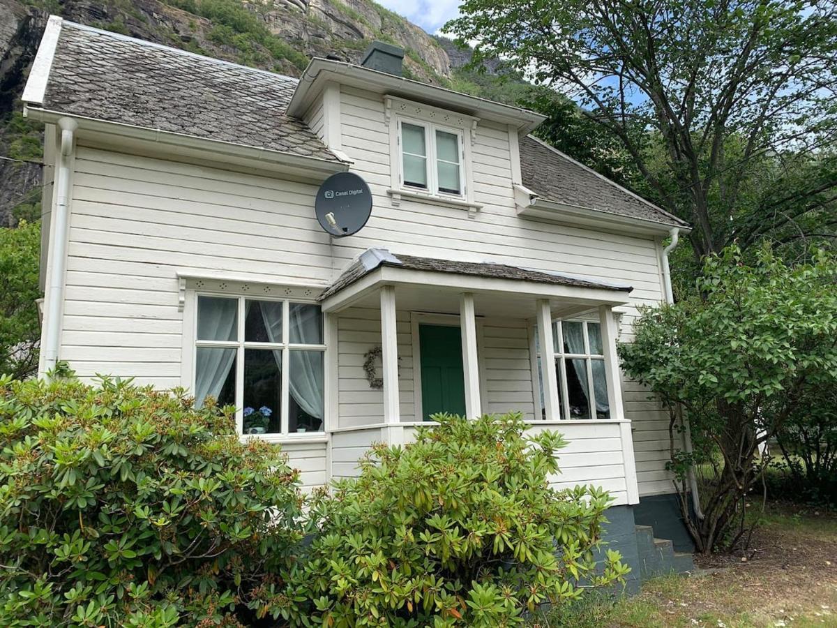 Aobrio Holidayhouse, Authentic Norwegian Close To Flam Holiday home *